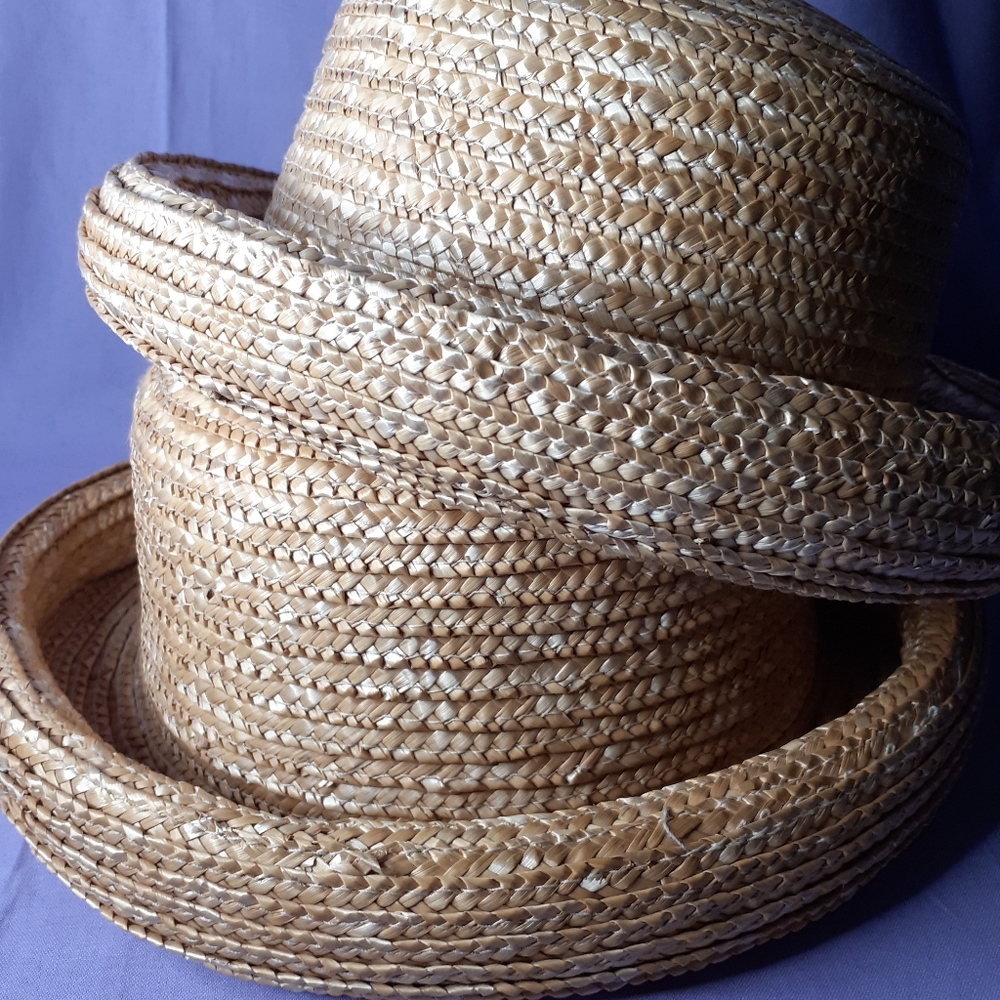 🥂 Bowler Straw Hat